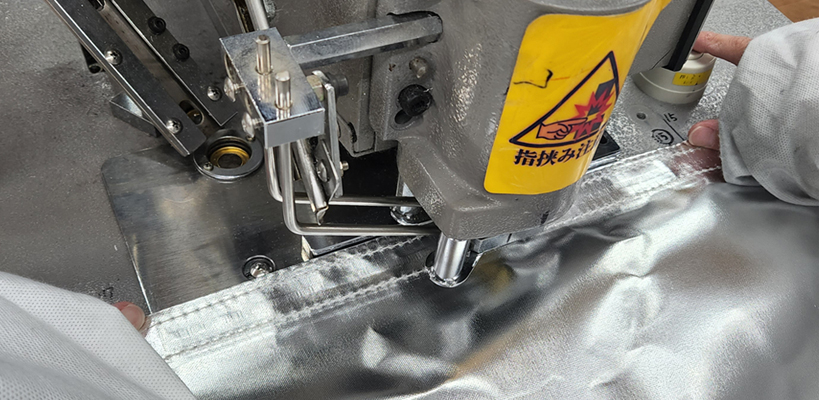 自動ハトメ打ち機